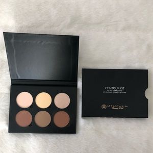 Anastasia Beverly Hills Contour Kit